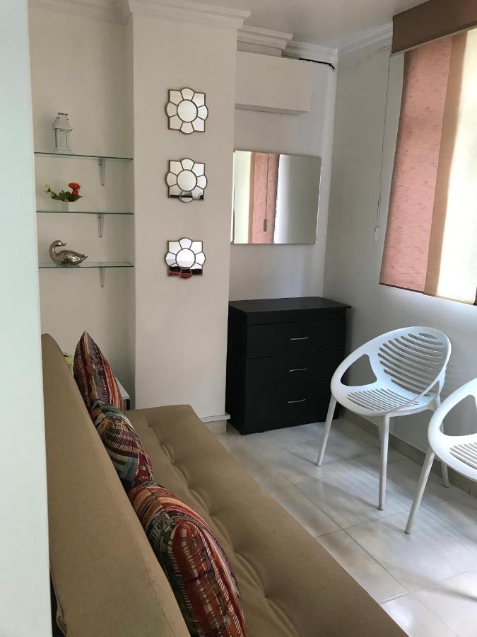 Apartamentos Amoblados JG de la 70 Medellín Exterior foto