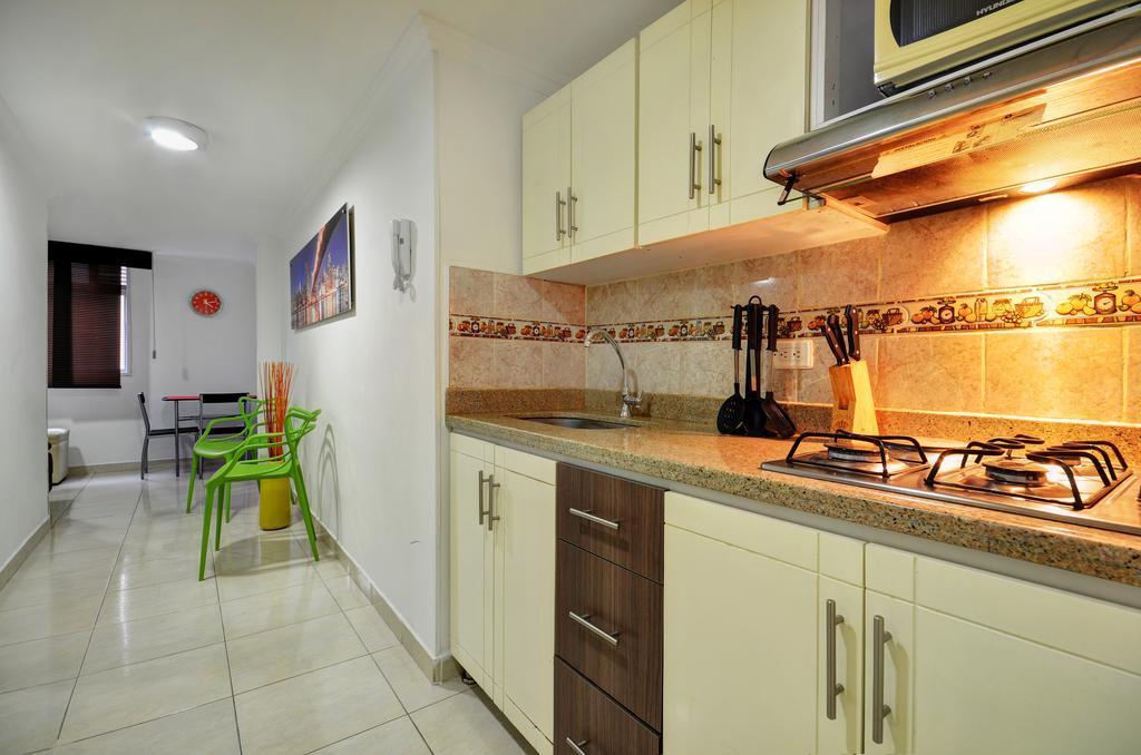 Apartamentos Amoblados JG de la 70 Medellín Exterior foto