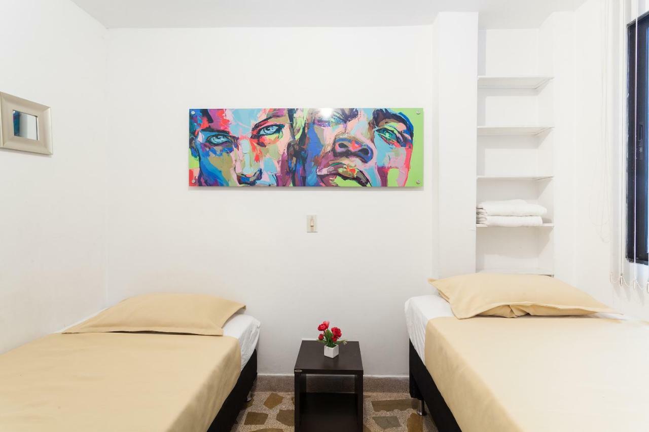 Apartamentos Amoblados JG de la 70 Medellín Exterior foto