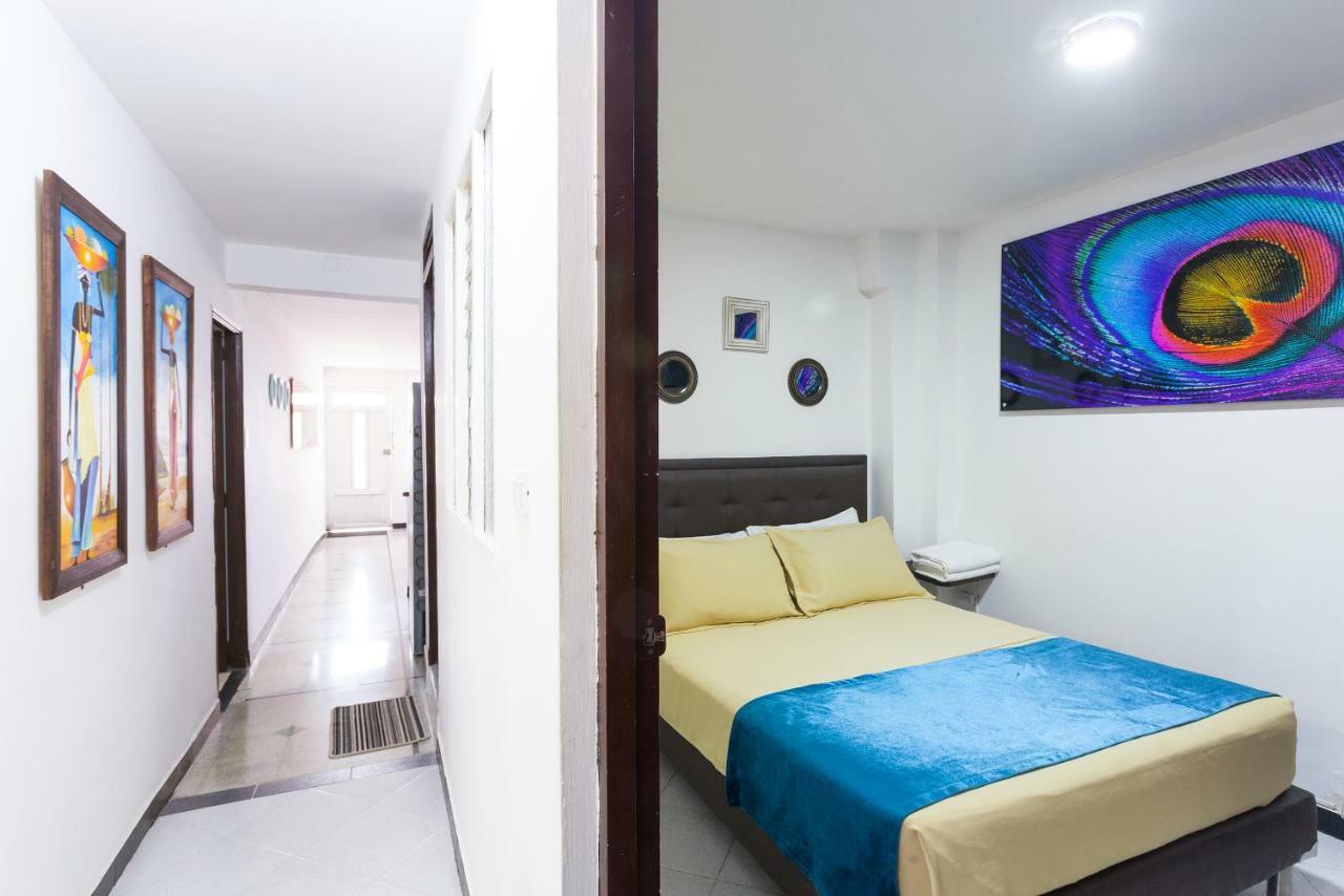 Apartamentos Amoblados JG de la 70 Medellín Exterior foto