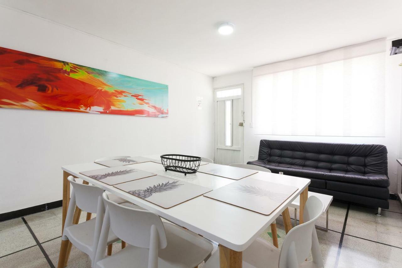 Apartamentos Amoblados JG de la 70 Medellín Exterior foto
