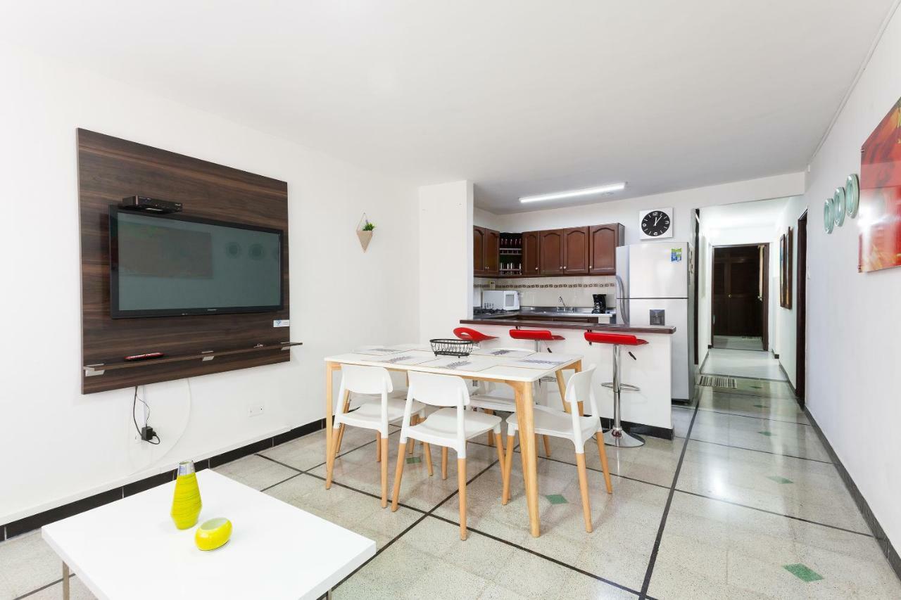Apartamentos Amoblados JG de la 70 Medellín Exterior foto