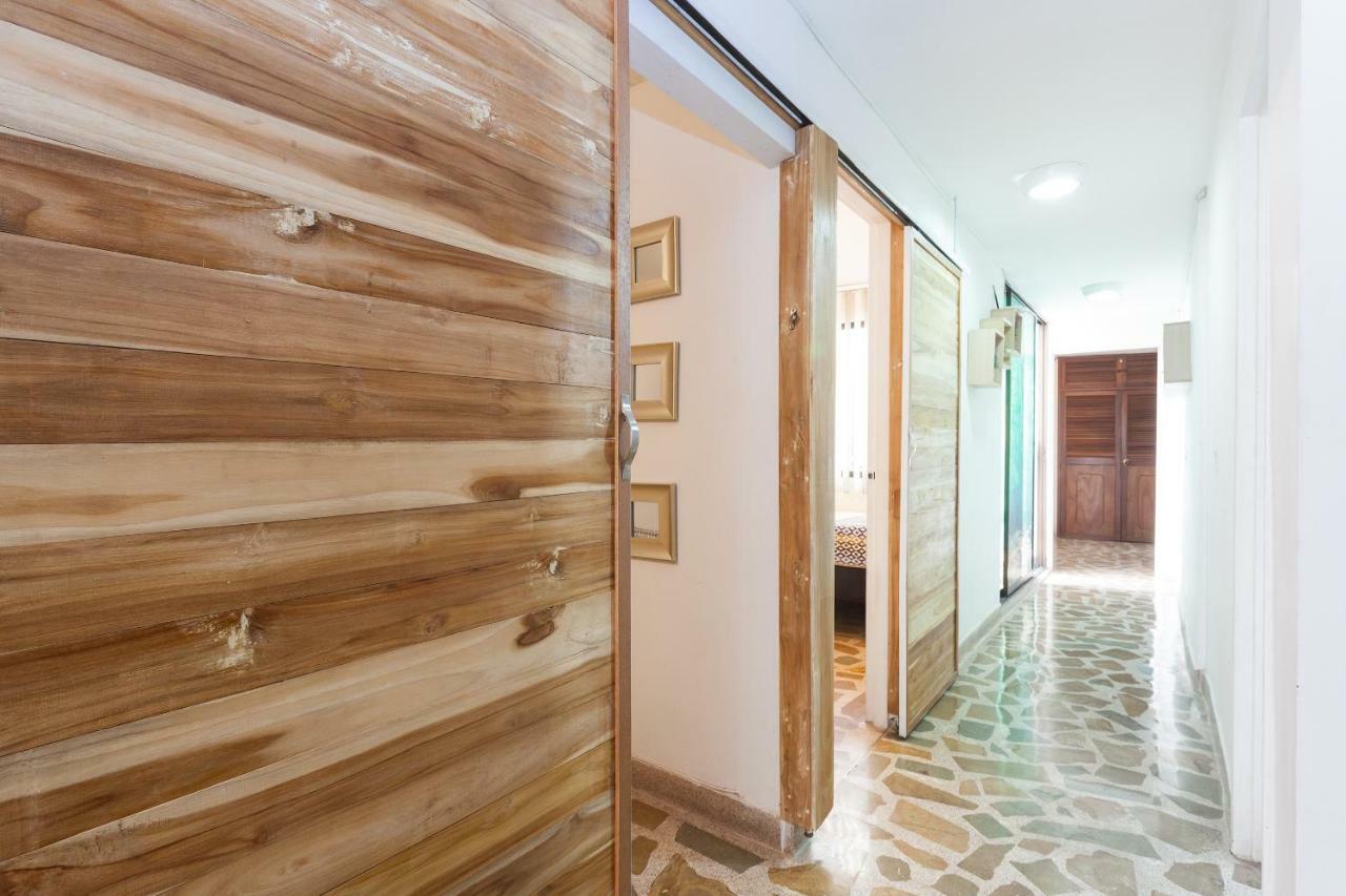 Apartamentos Amoblados JG de la 70 Medellín Exterior foto