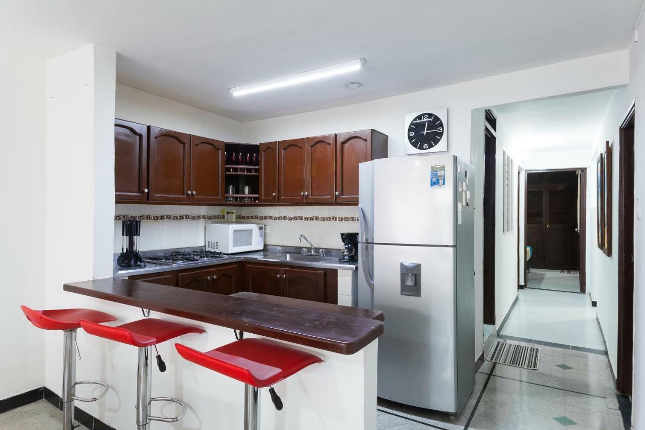 Apartamentos Amoblados JG de la 70 Medellín Exterior foto