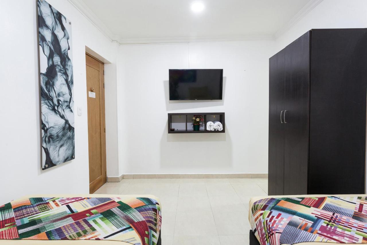 Apartamentos Amoblados JG de la 70 Medellín Exterior foto