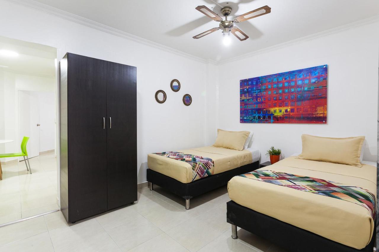 Apartamentos Amoblados JG de la 70 Medellín Exterior foto