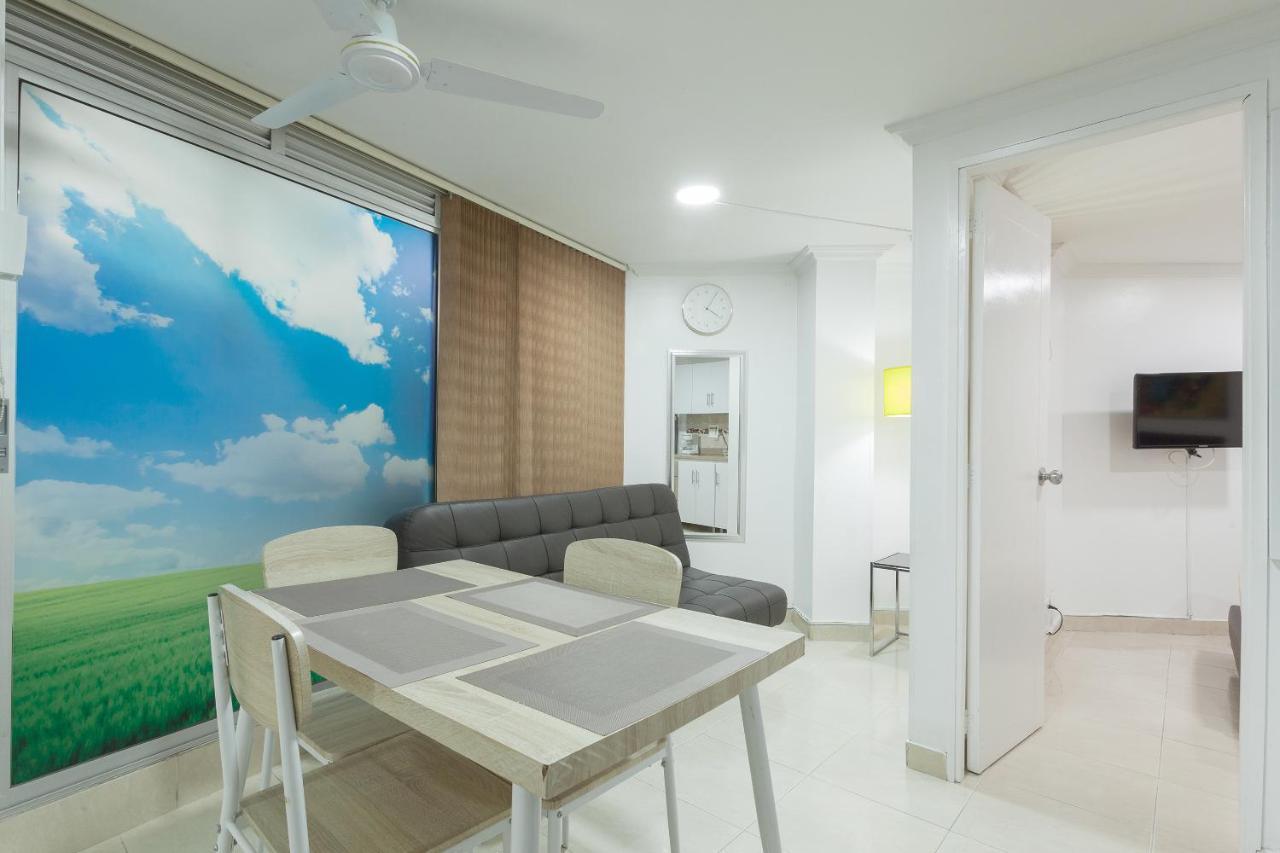 Apartamentos Amoblados JG de la 70 Medellín Exterior foto